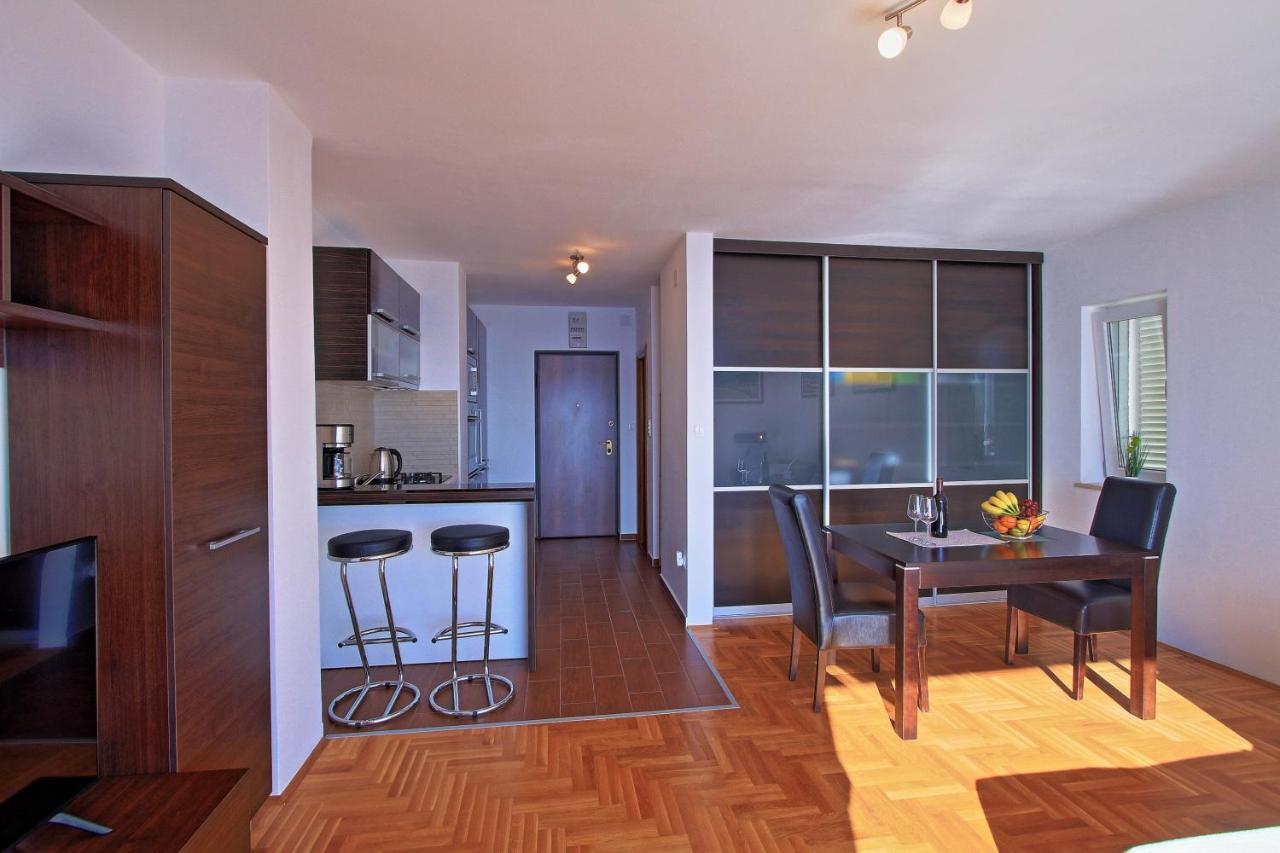 Studio Apartman Luka Сень Экстерьер фото